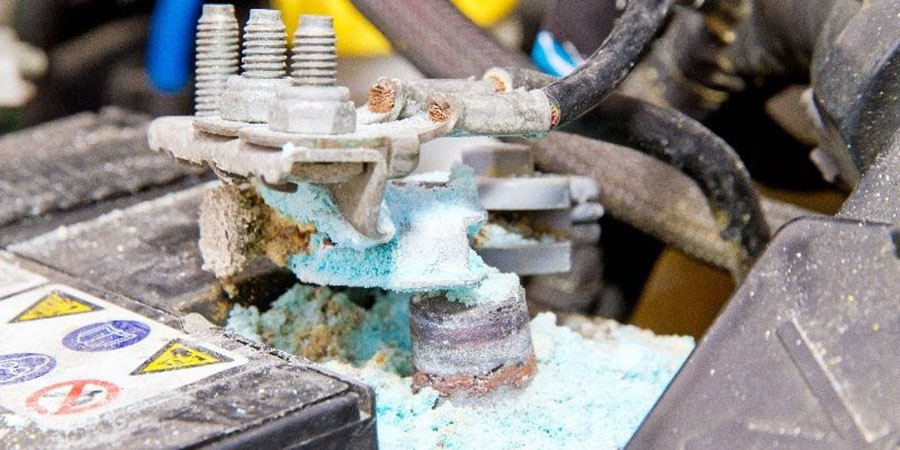 زنگ‌زدگی یا سولفاته شدن بست باتری