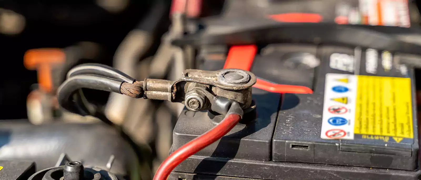 مشکلات رایج بست باتری و دلایل آن‌ها