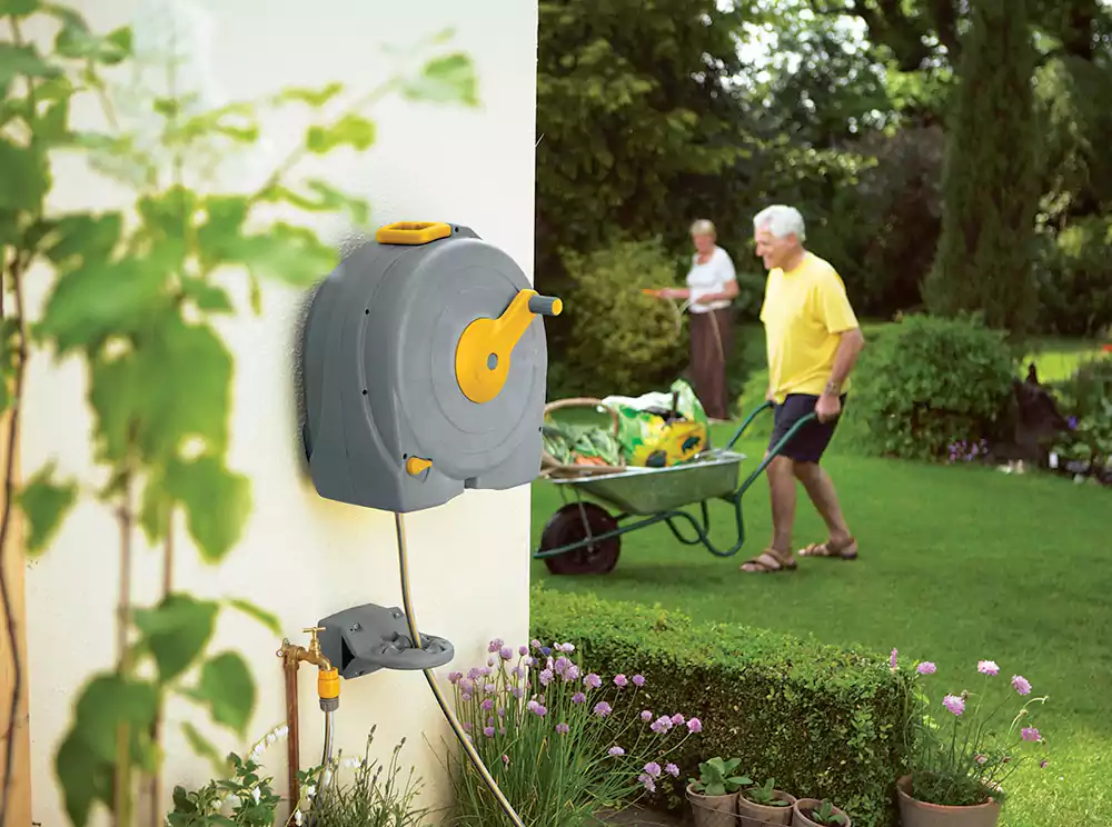 مزایای استفاده از قرقره شلنگ جمع‌کن شامل نظم، ایمنی و صرفه‌جویی در زمان